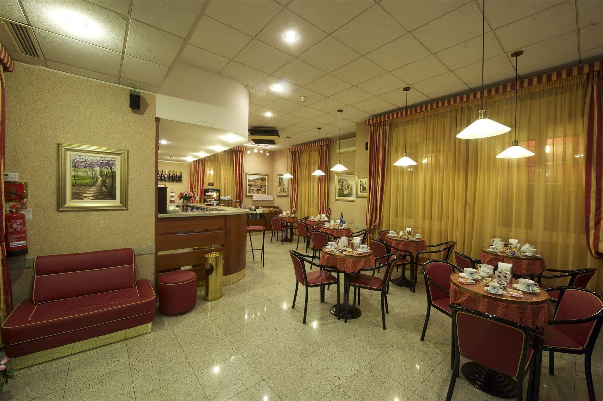Hotel Tirreno Génova Exterior foto